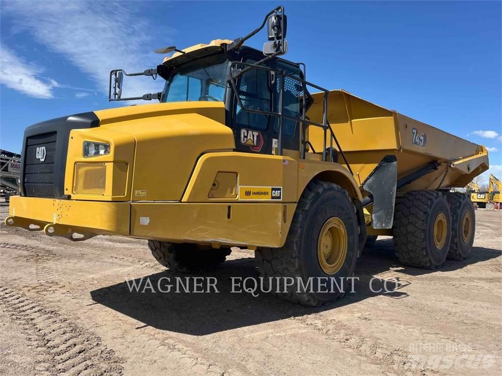 CAT 745 鉸接式起吊車