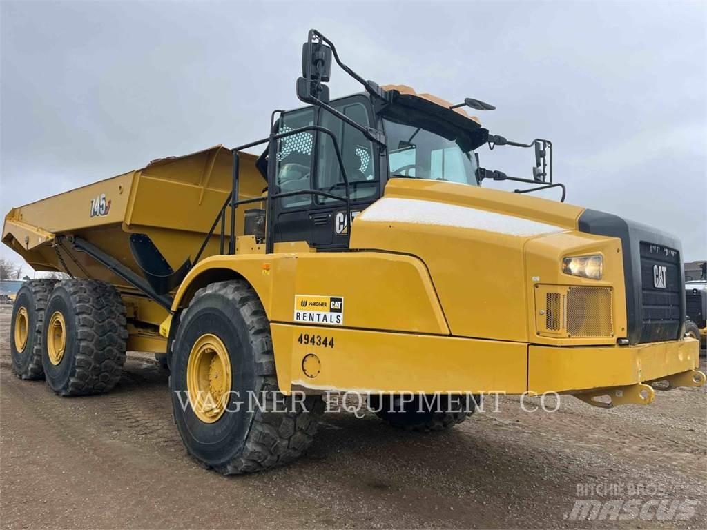 CAT 745 鉸接式起吊車