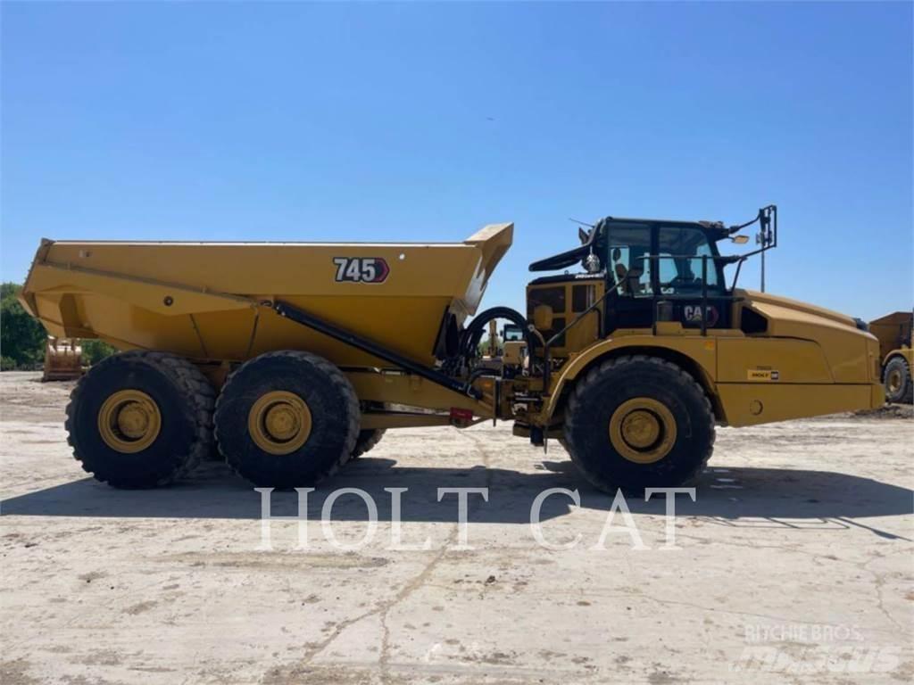 CAT 745 鉸接式起吊車