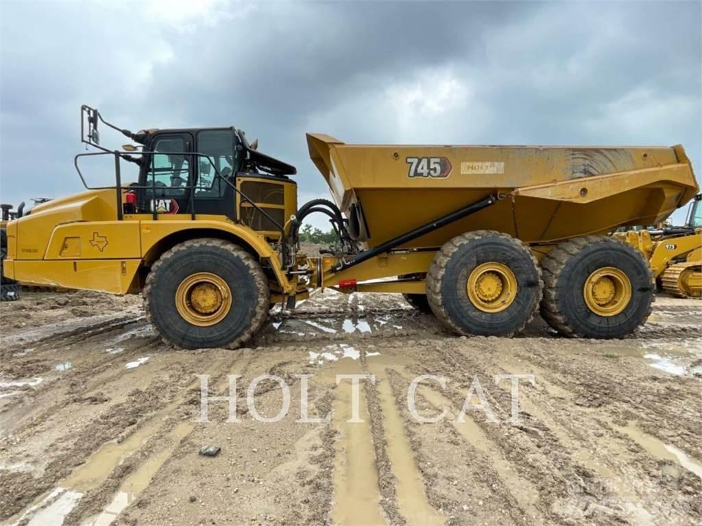 CAT 745 鉸接式起吊車