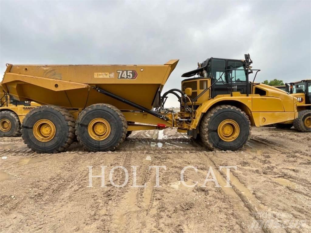CAT 745 鉸接式起吊車
