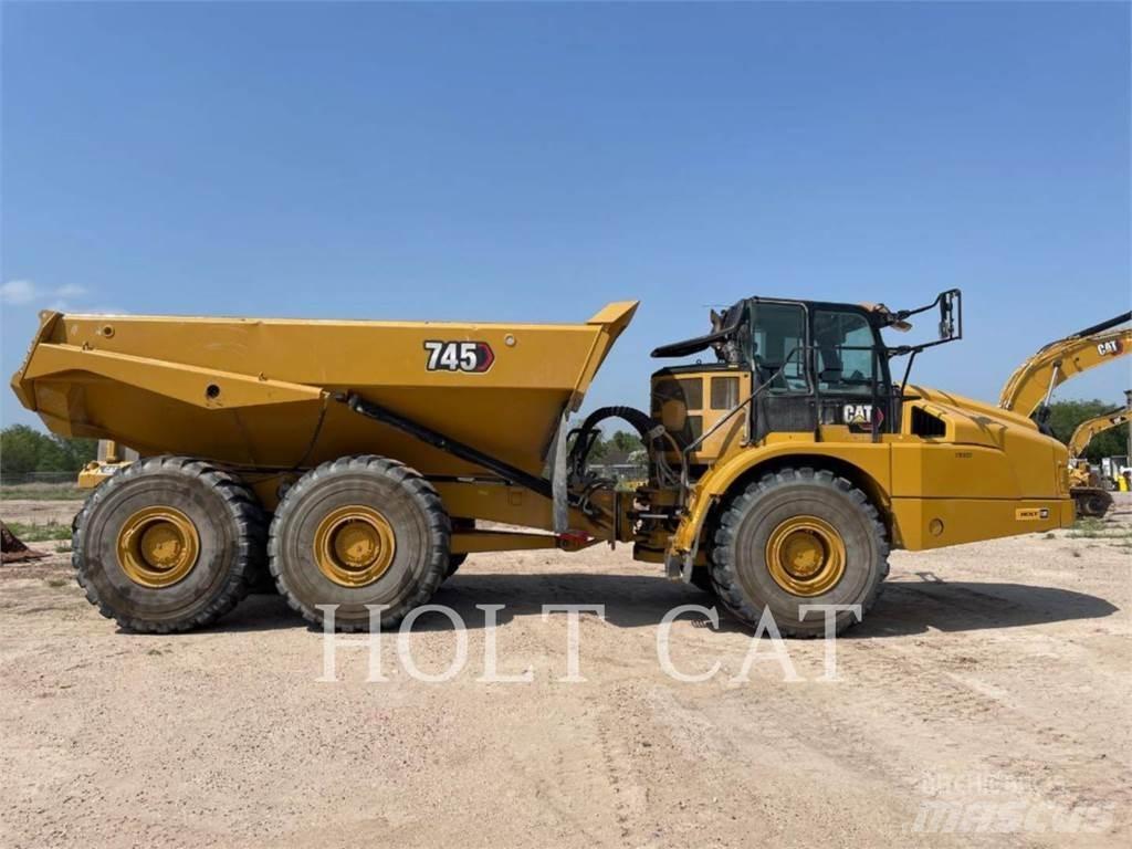 CAT 745 鉸接式起吊車