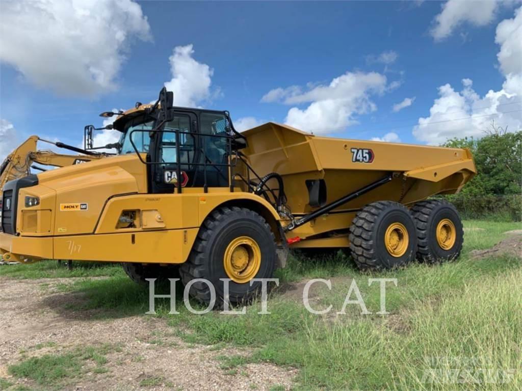 CAT 745 鉸接式起吊車