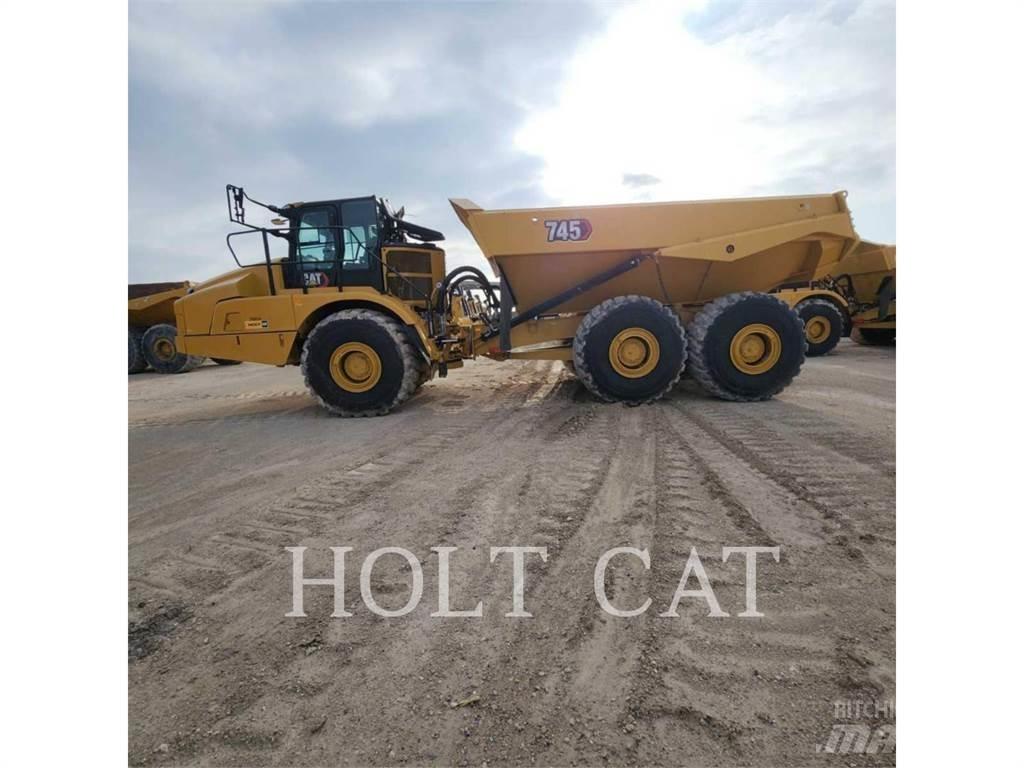 CAT 745 鉸接式起吊車