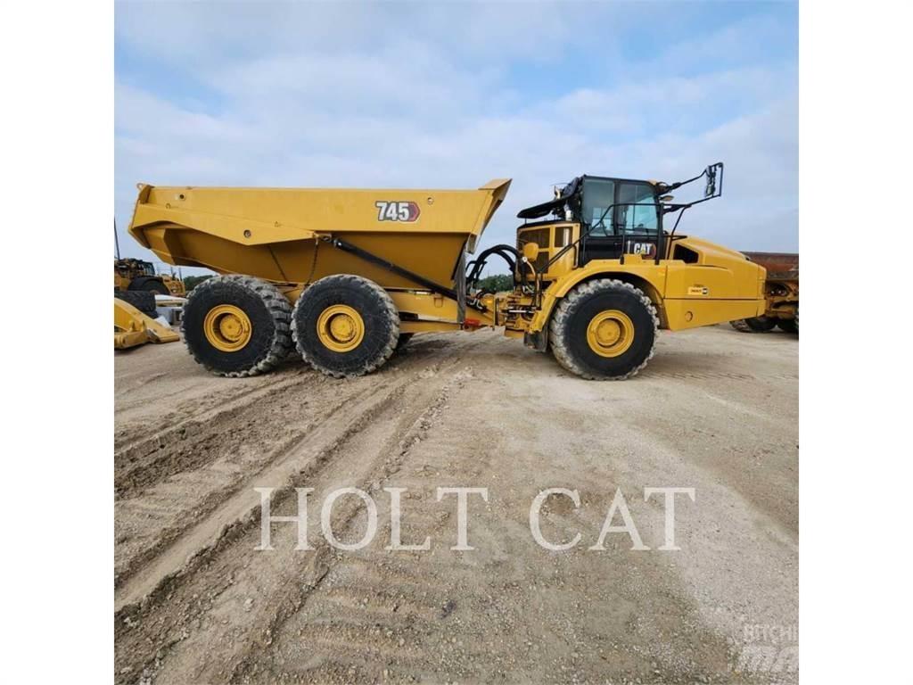 CAT 745 鉸接式起吊車