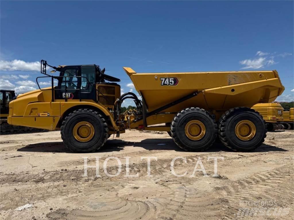 CAT 745 鉸接式起吊車