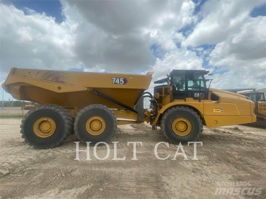 CAT 745 鉸接式起吊車