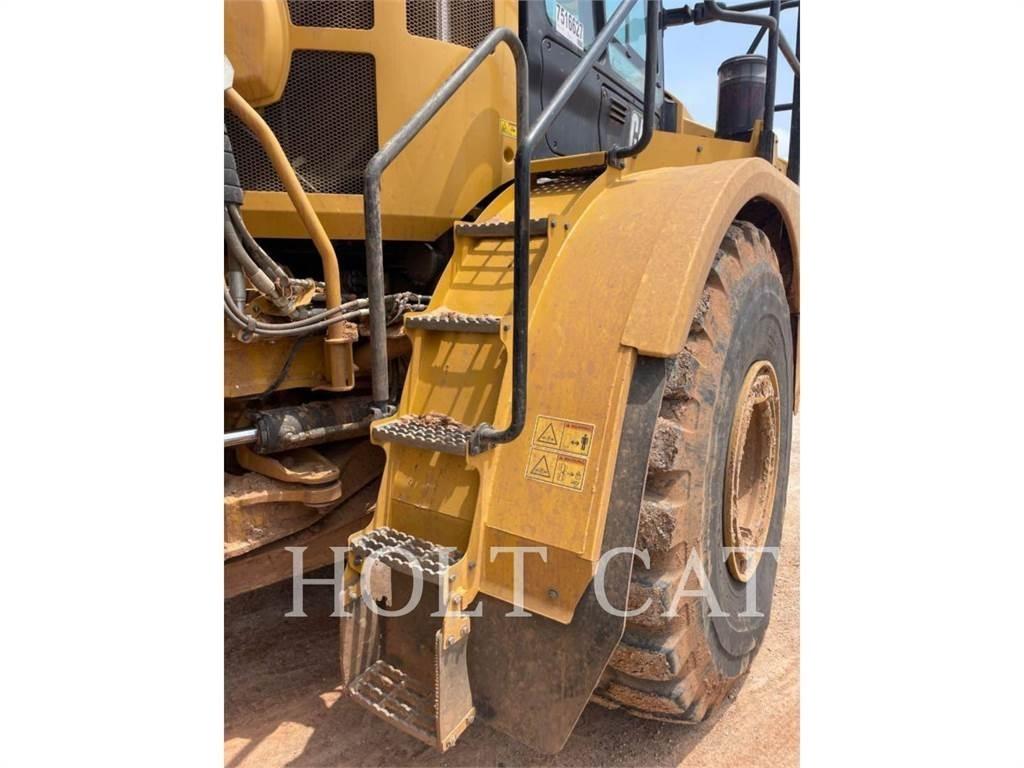 CAT 745 鉸接式起吊車