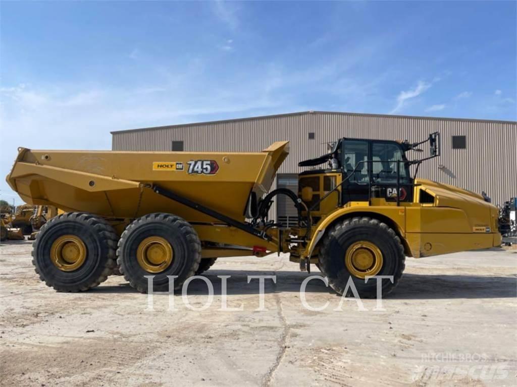 CAT 745 鉸接式起吊車