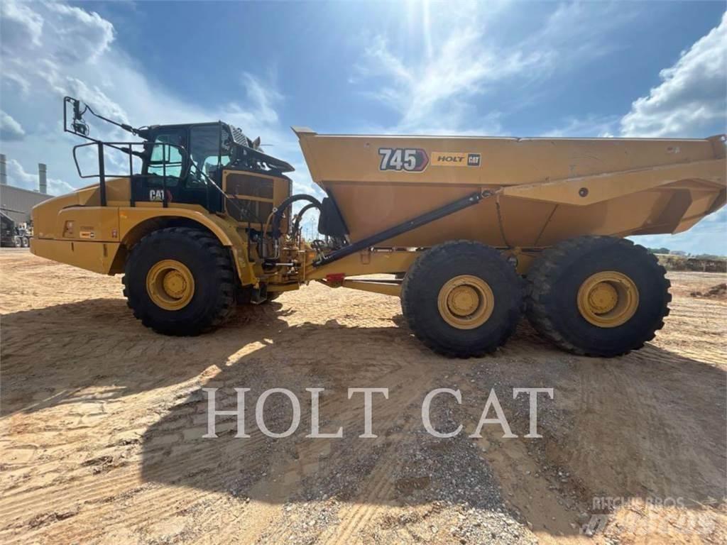 CAT 745 鉸接式起吊車