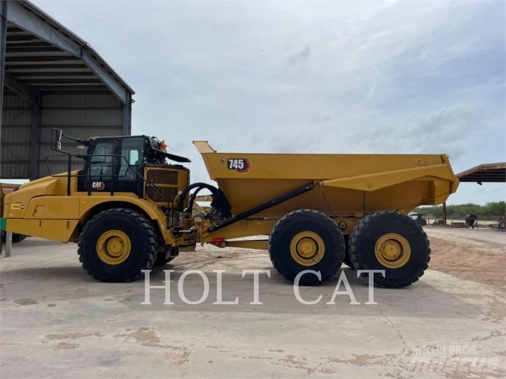 CAT 745 鉸接式起吊車