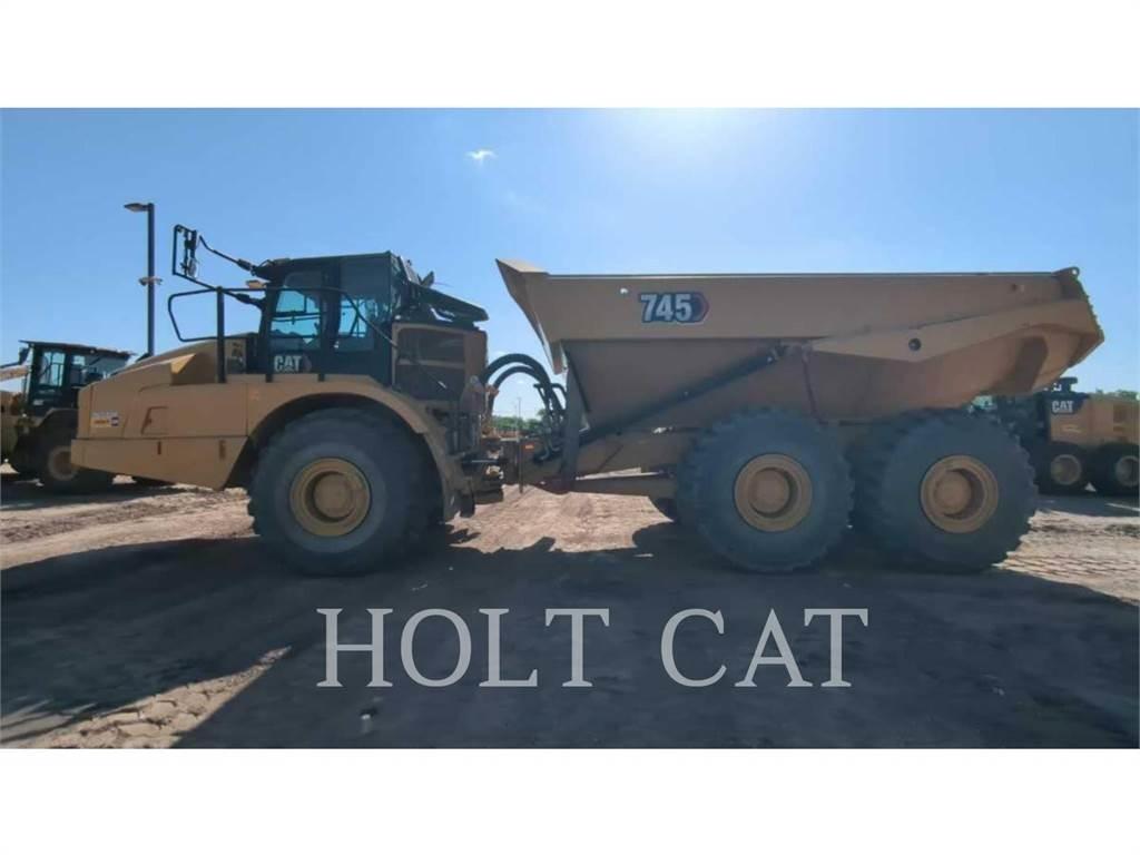 CAT 745 鉸接式起吊車