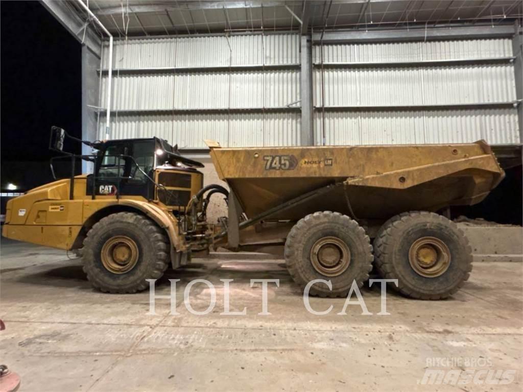 CAT 745 鉸接式起吊車