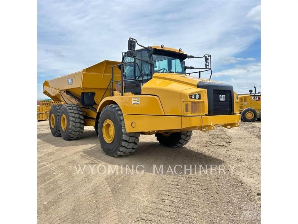 CAT 745 鉸接式起吊車