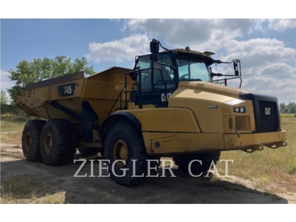 CAT 745 鉸接式起吊車
