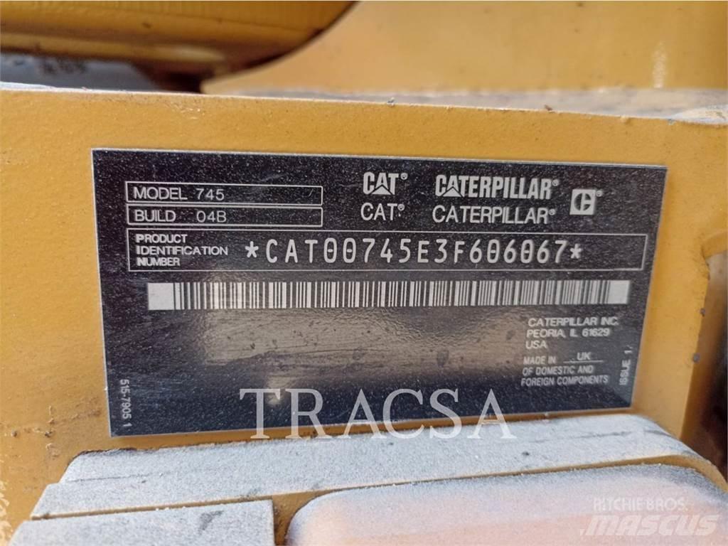 CAT 745 鉸接式起吊車