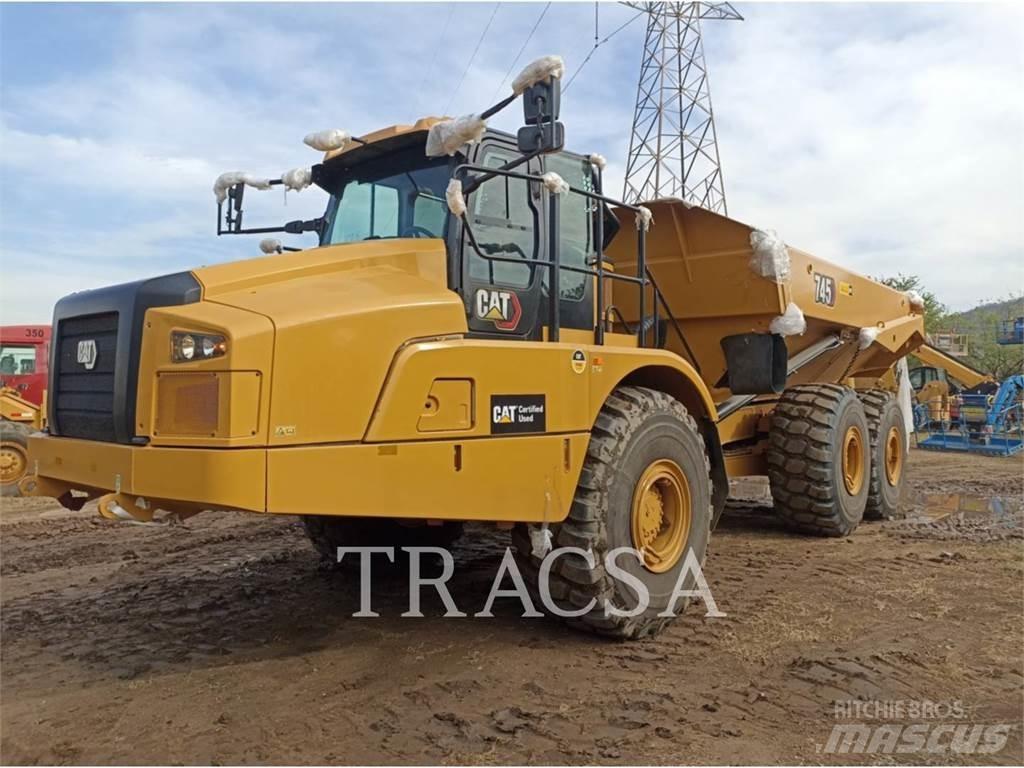 CAT 745 鉸接式起吊車