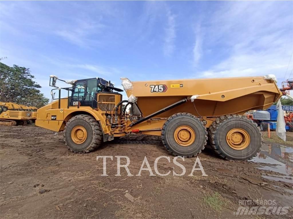 CAT 745 鉸接式起吊車