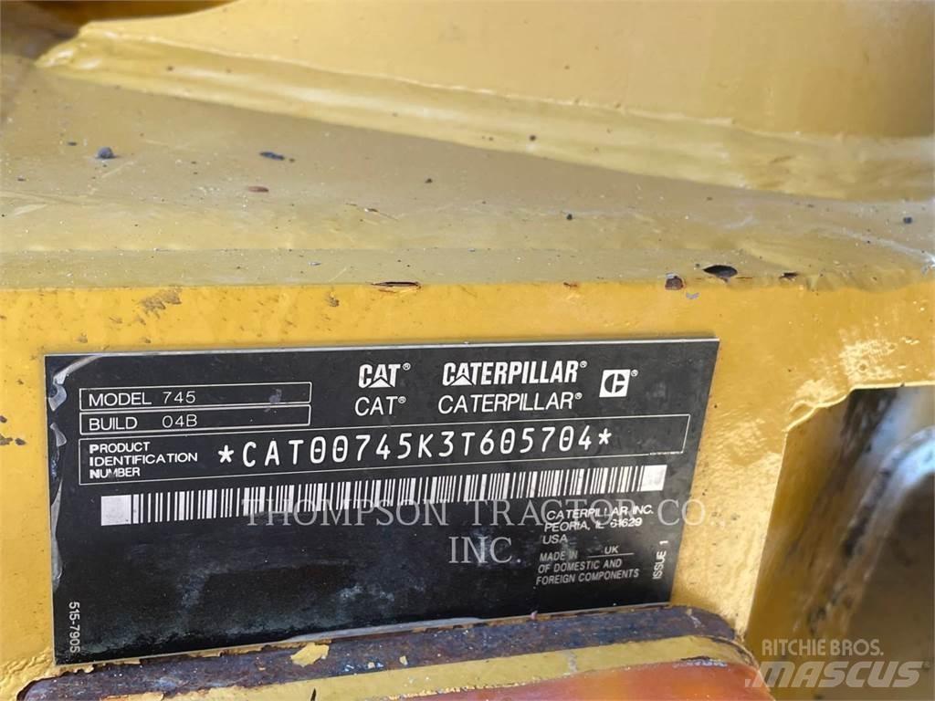 CAT 745 鉸接式起吊車