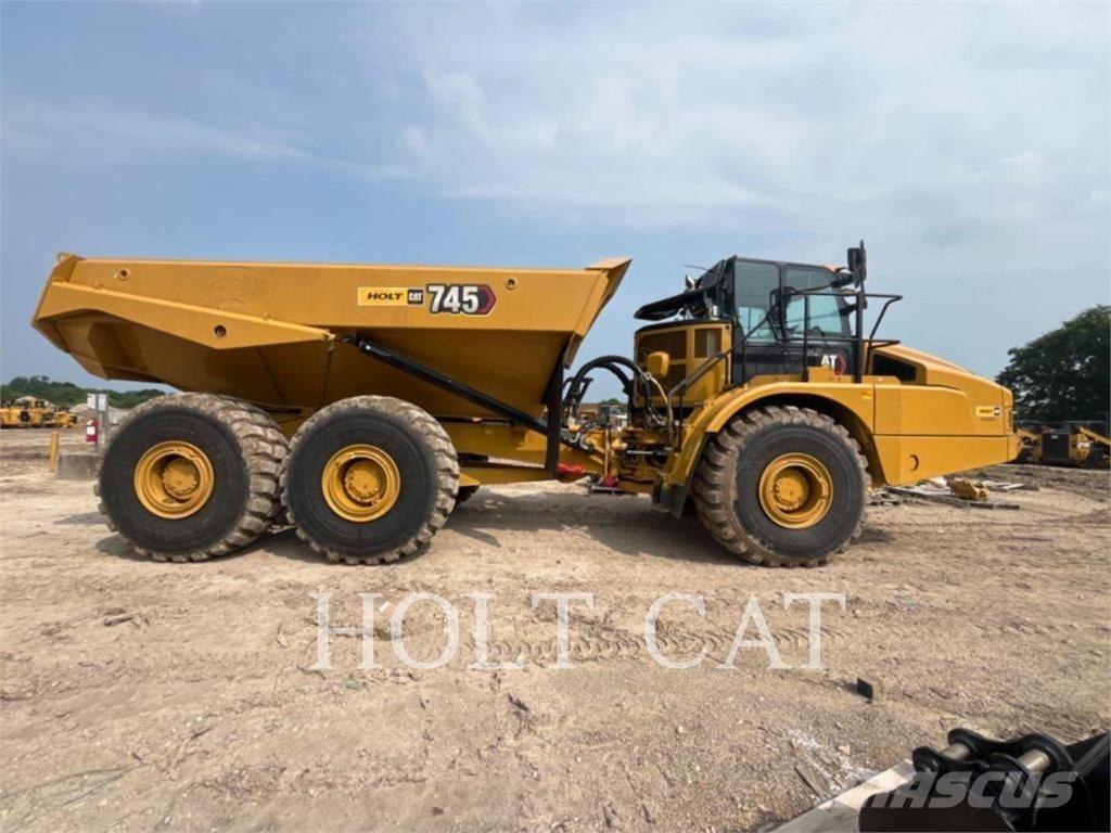 CAT 745 鉸接式起吊車