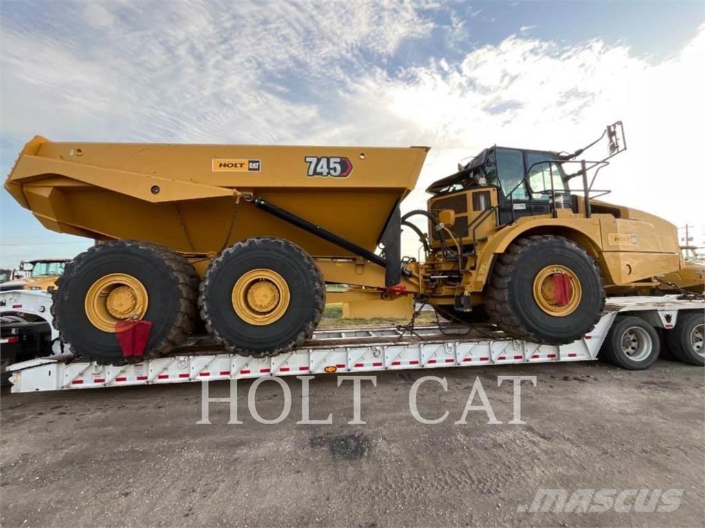 CAT 745 鉸接式起吊車