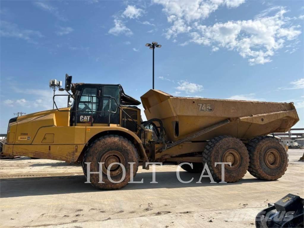 CAT 745 鉸接式起吊車