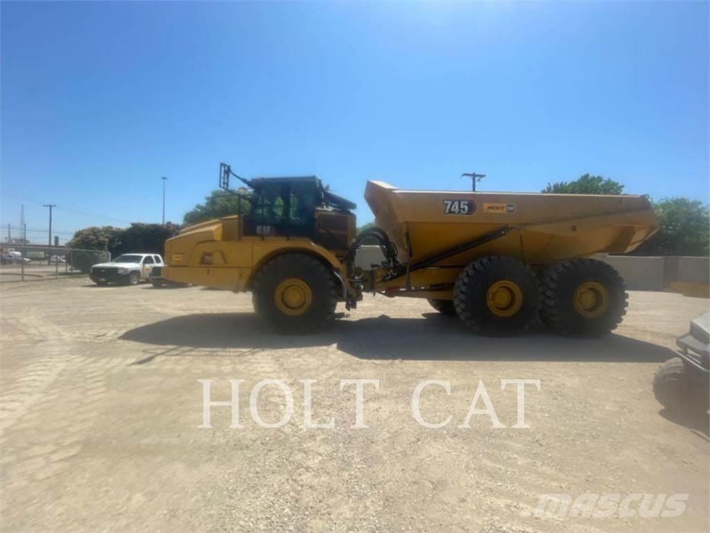 CAT 745 鉸接式起吊車