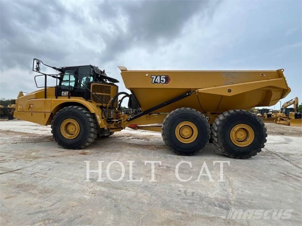 CAT 745 鉸接式起吊車