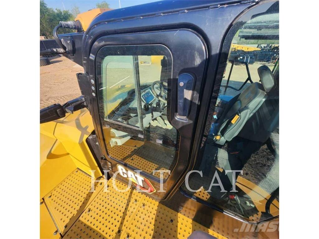 CAT 745 鉸接式起吊車
