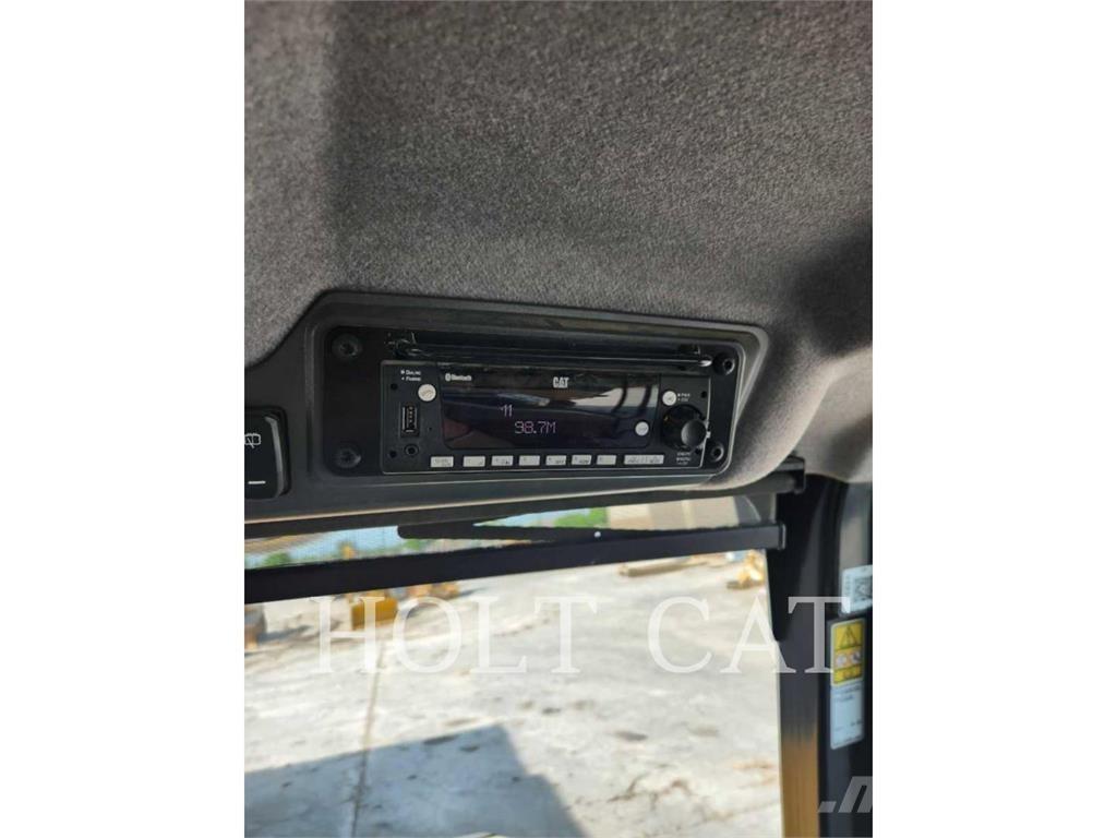 CAT 745 鉸接式起吊車