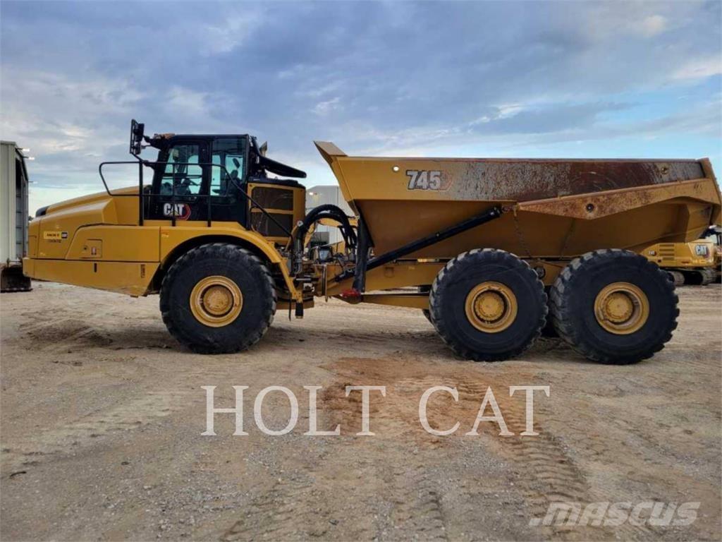 CAT 745 鉸接式起吊車