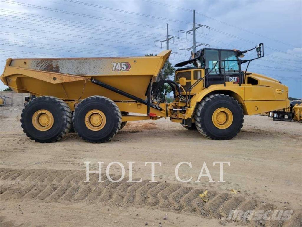 CAT 745 鉸接式起吊車
