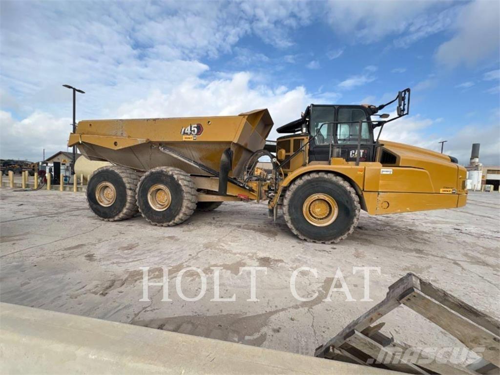CAT 745 鉸接式起吊車