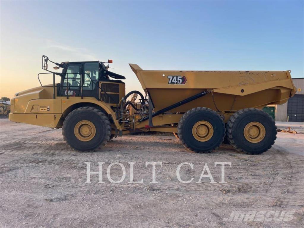 CAT 745 鉸接式起吊車