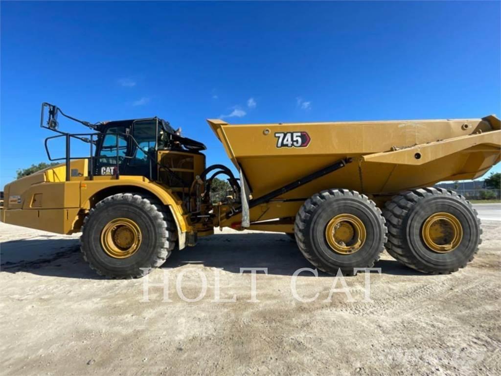 CAT 745 鉸接式起吊車