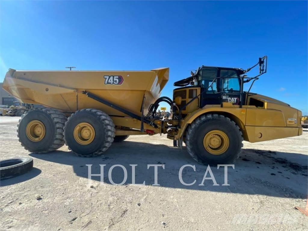 CAT 745 鉸接式起吊車