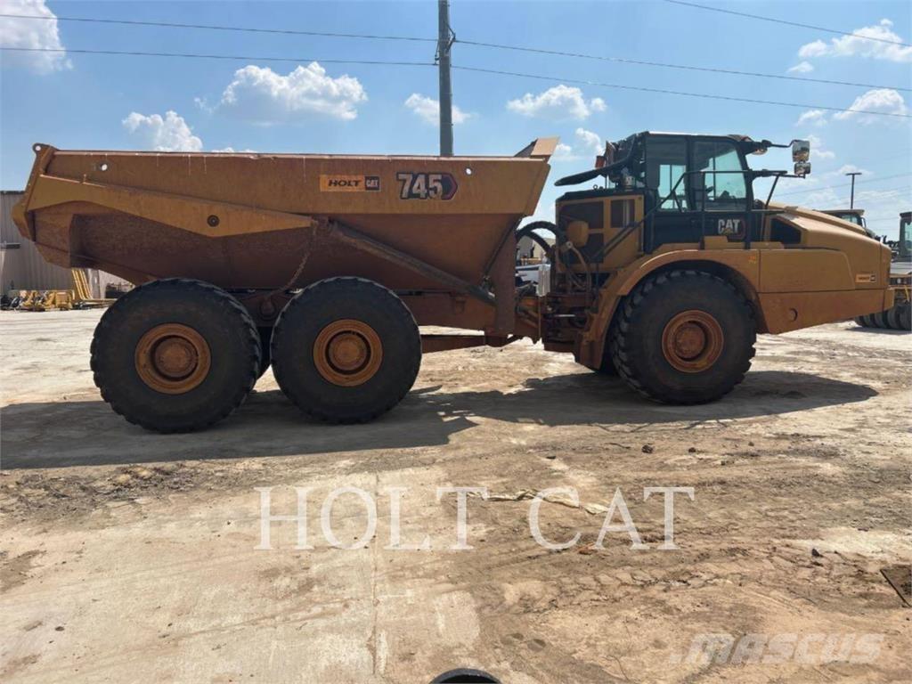 CAT 745 鉸接式起吊車