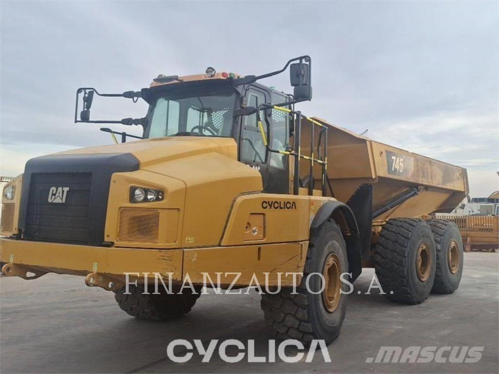 CAT 745 鉸接式起吊車