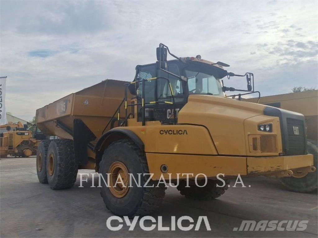 CAT 745 鉸接式起吊車