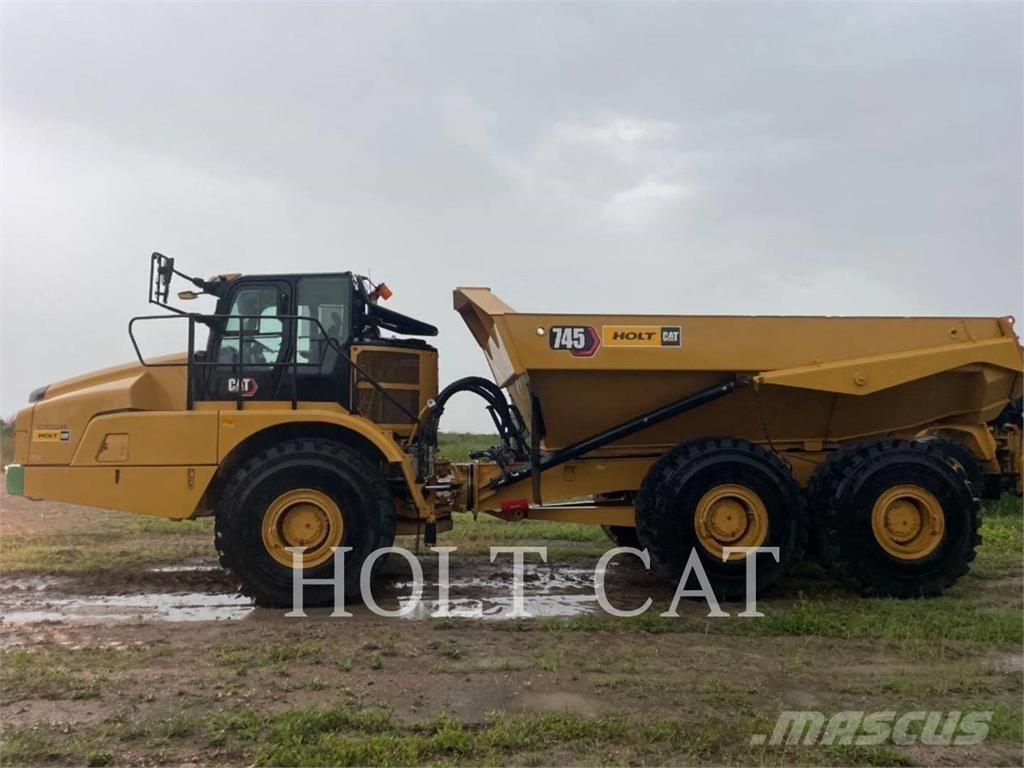 CAT 745 鉸接式起吊車