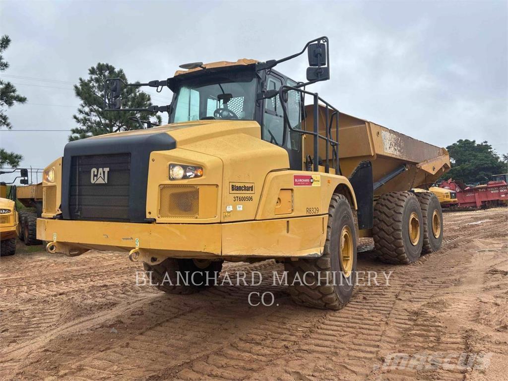 CAT 745 鉸接式起吊車