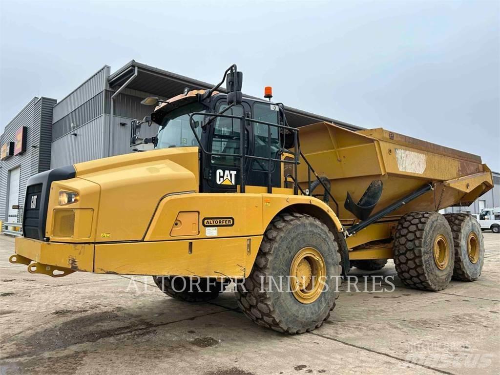 CAT 745 鉸接式起吊車