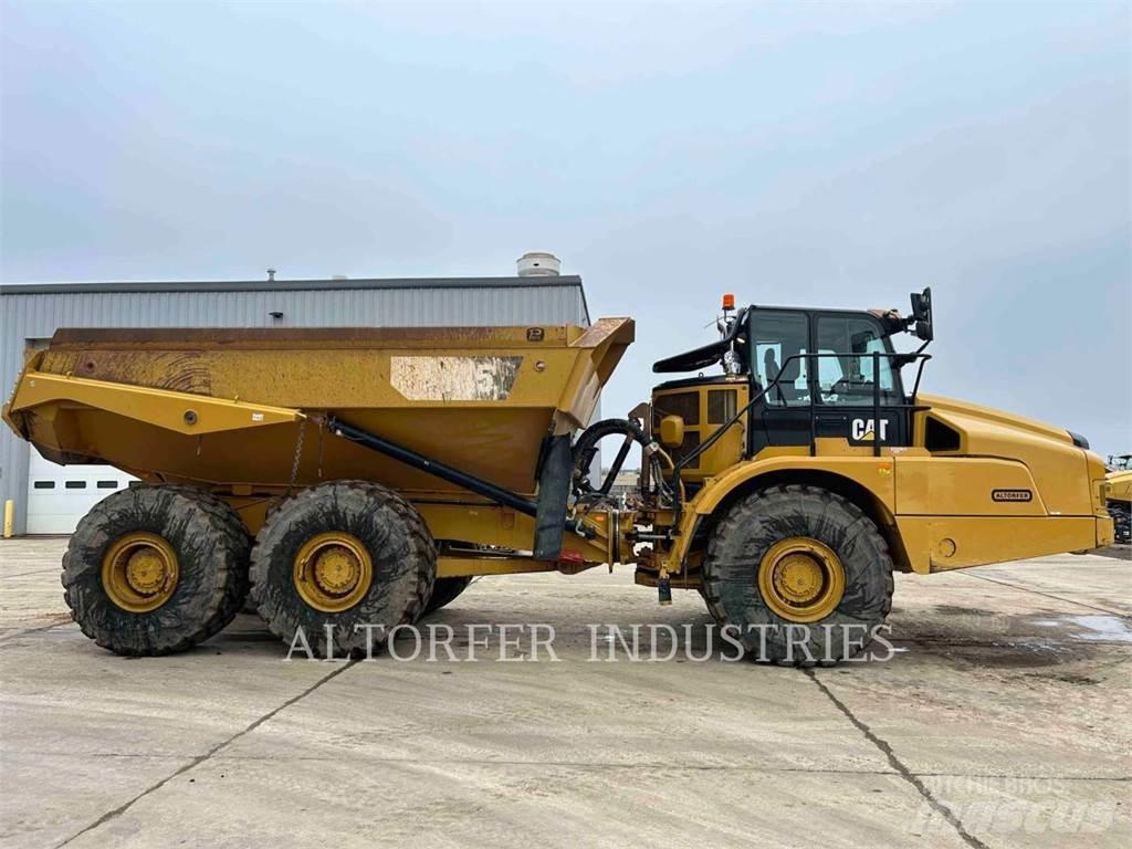CAT 745 鉸接式起吊車