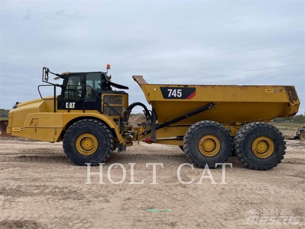 CAT 745 鉸接式起吊車