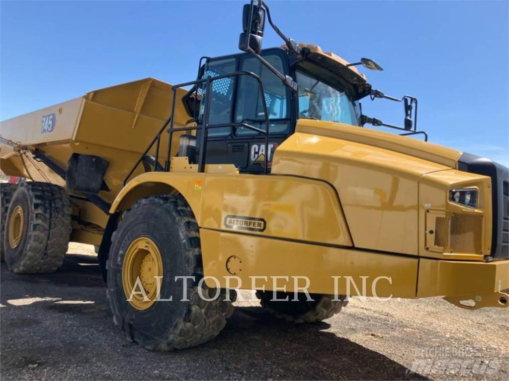 CAT 745-04 鉸接式起吊車