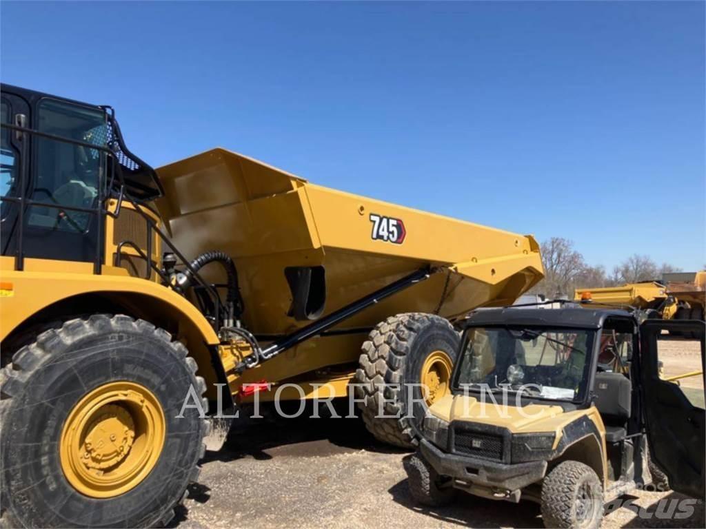 CAT 745-04 鉸接式起吊車