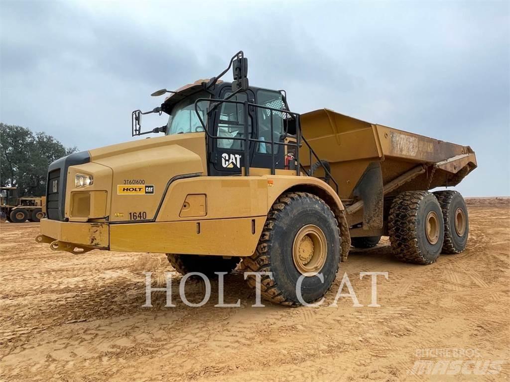 CAT 745-04 鉸接式起吊車