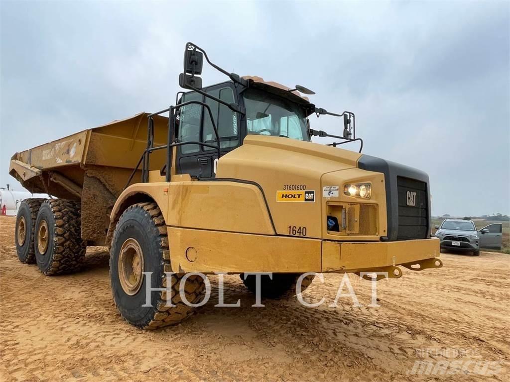 CAT 745-04 鉸接式起吊車