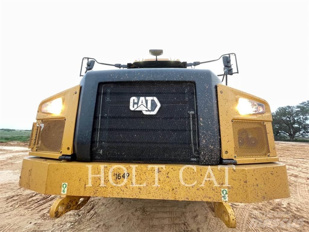CAT 745-04 鉸接式起吊車