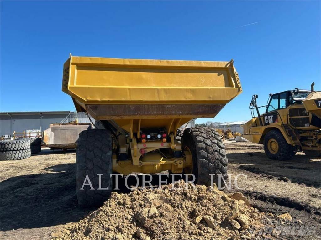 CAT 745-04 鉸接式起吊車